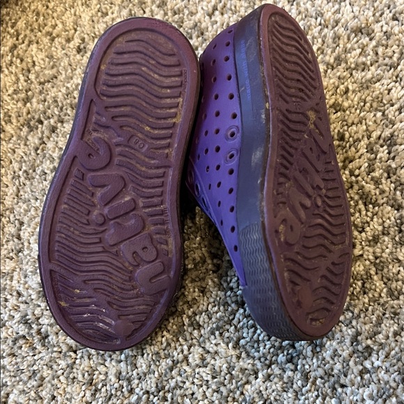 Native Kids Water Shoes in Deep Purple - Picture 3 of 4